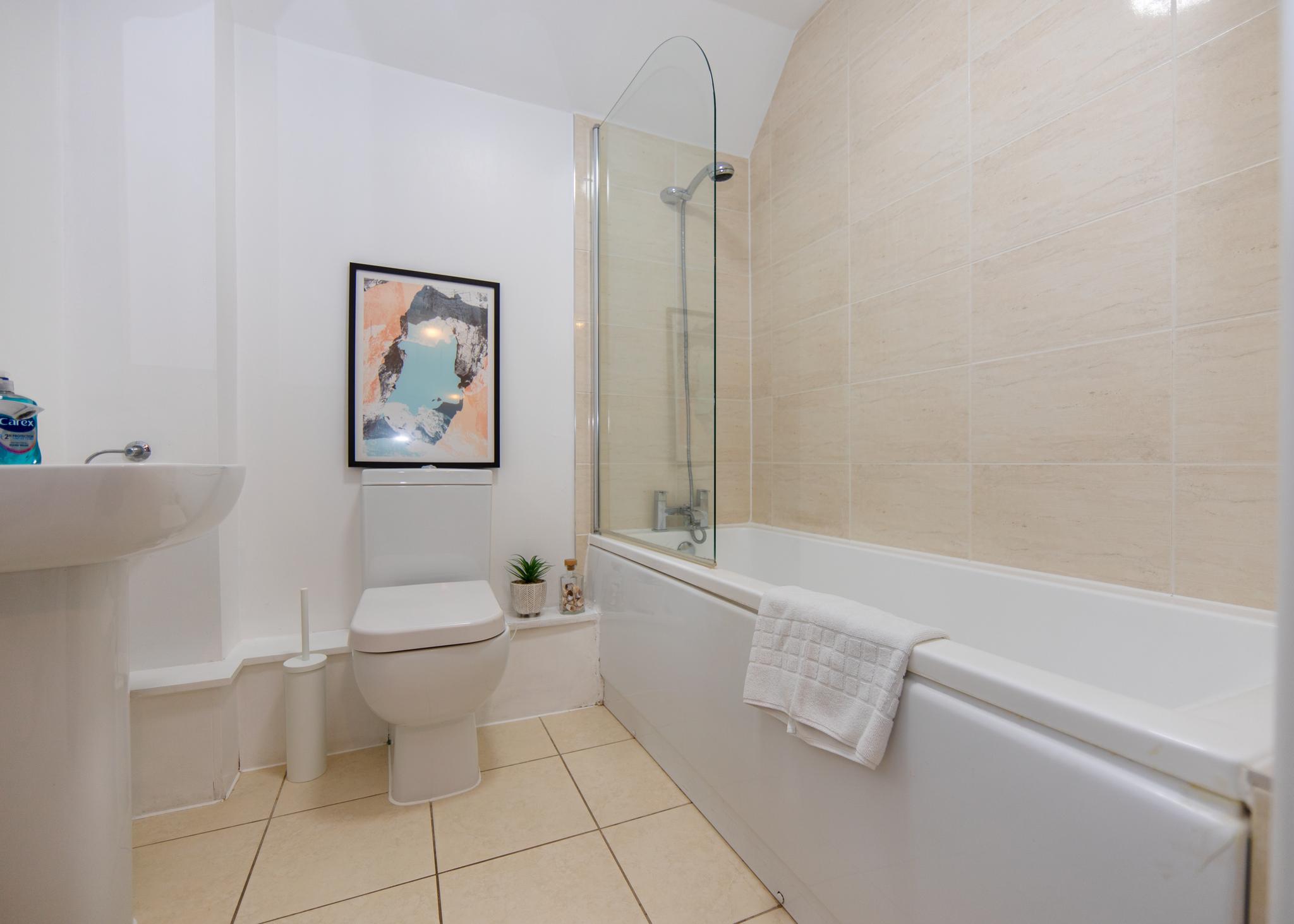 Modern Apartments in Southampton with Free Parking5